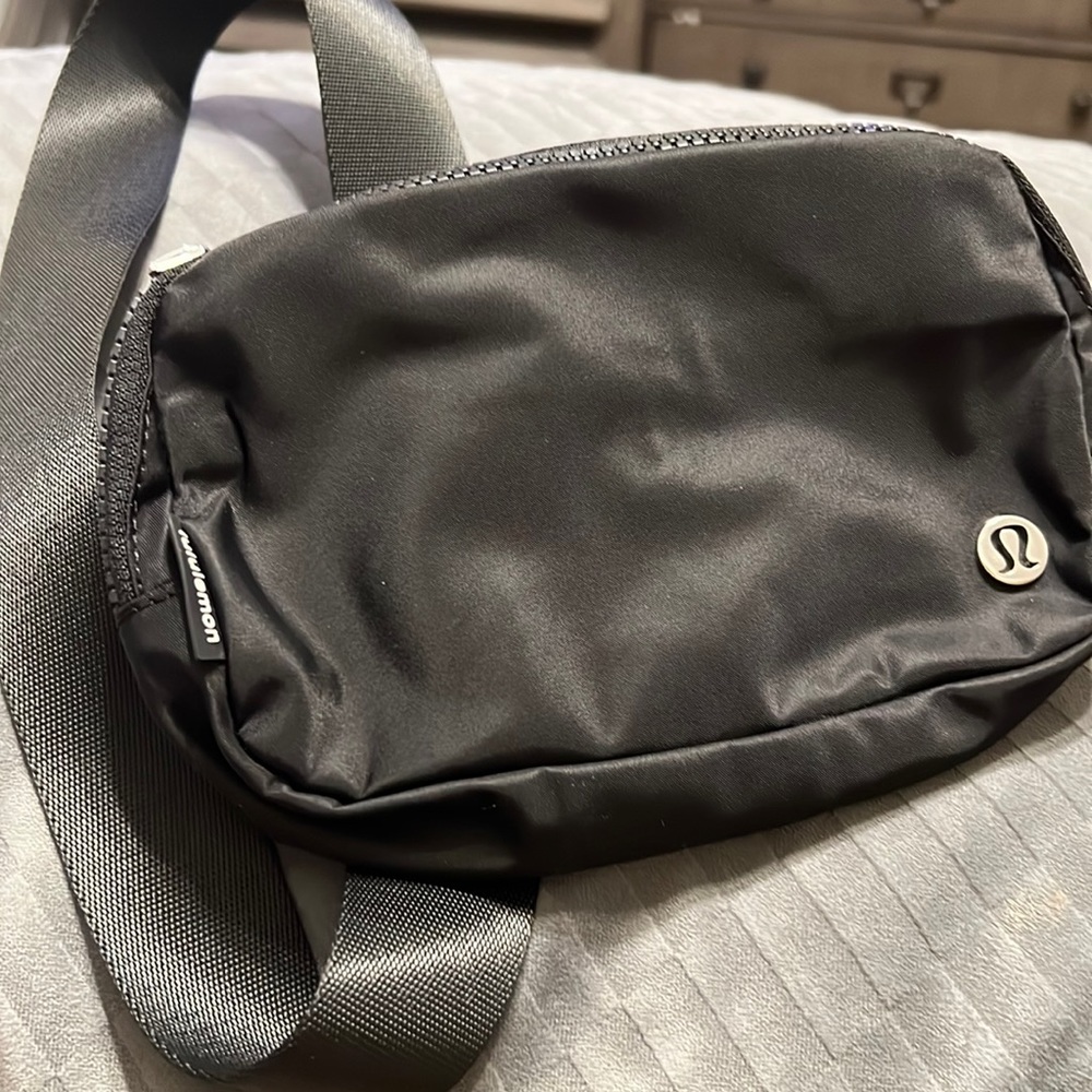 Lululemon Belt Bag-Never carried